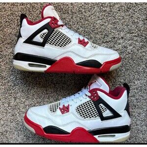 Nike Air Jordan 4 Retro Fire Red Size 6 Youth (Size 7.5 Women's)